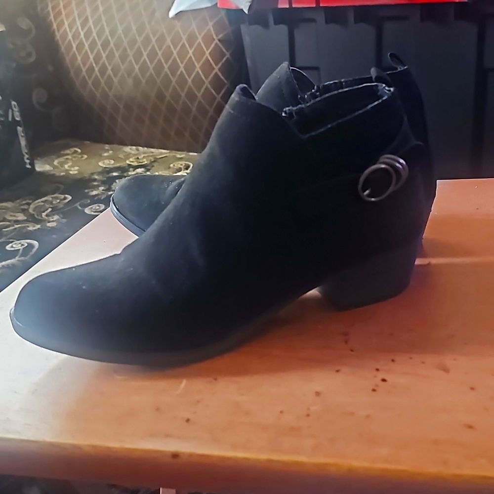 BOOTS 👢